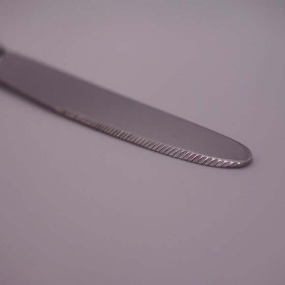 Set of Six(6) Deluxe Tablemates Made by Craftsmen Faux Bone Handle Butter Knives - Picture 11 of 13